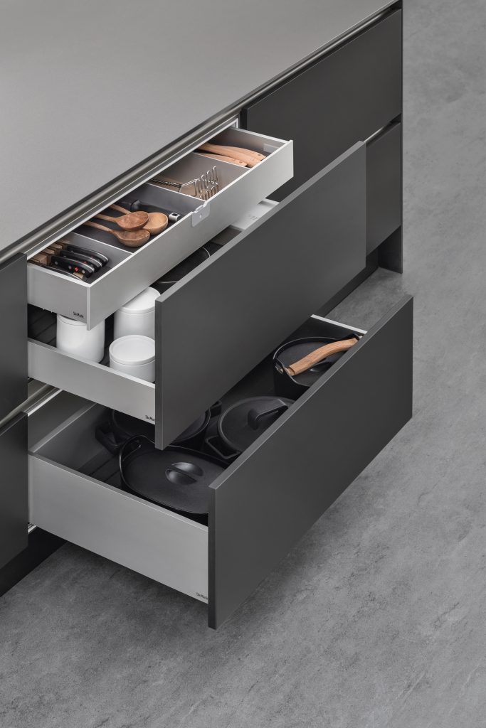 SieMatic- Concealed drawer guides