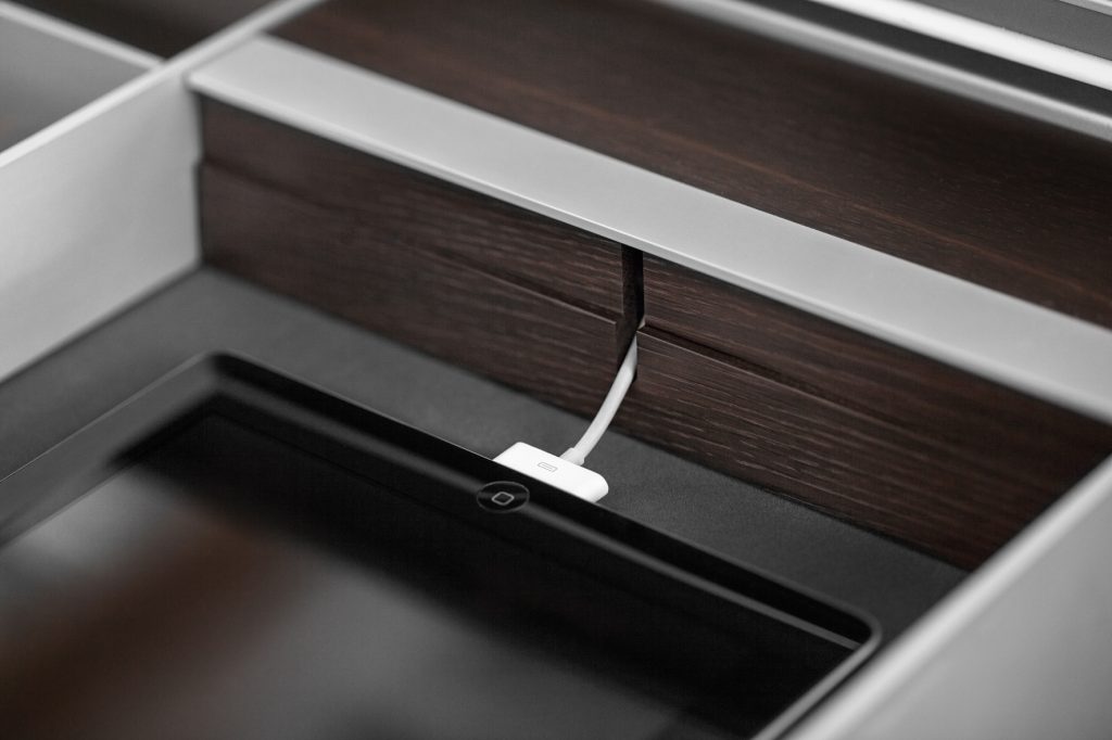 SieMatic- internal drawer with Flock2Block lining and USB charging station